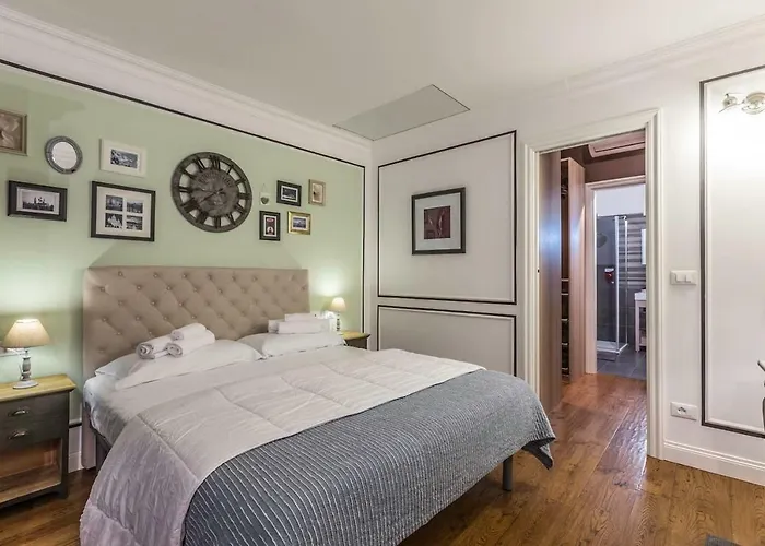 Delightful Carbonesi || The Place Bo