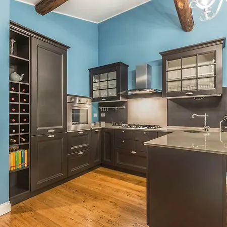 Delightful Carbonesi || The Place Bo Appartement