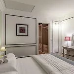 Delightful Carbonesi || The Place Bo Apartament