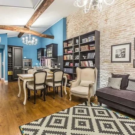 Apartment Delightful Carbonesi || The Place Bo *